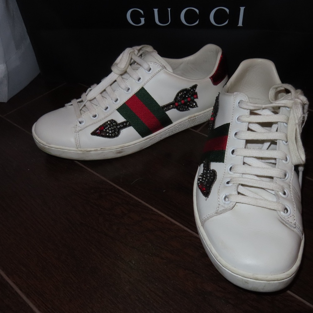 Gucci Ace Sneakers With Crystal Embellished Arrow